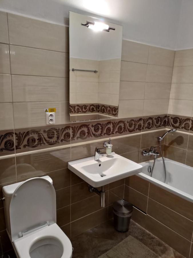 Hotel Kastiel Ottlyk Bánovce nad Bebravou Exterior foto