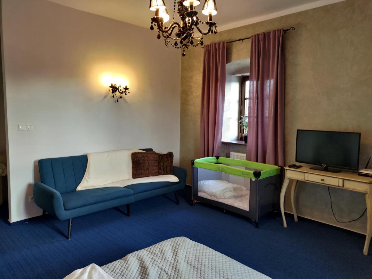 Hotel Kastiel Ottlyk Bánovce nad Bebravou Exterior foto