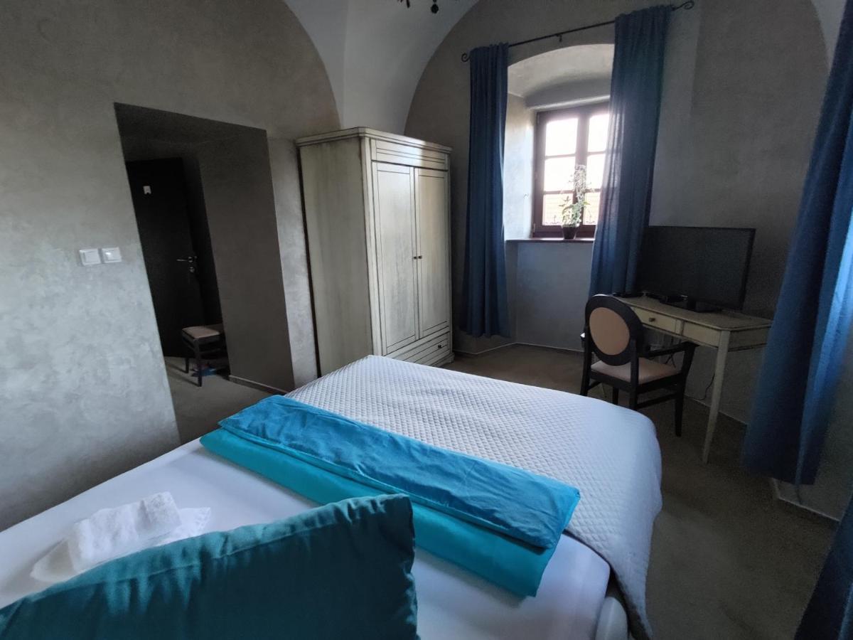 Hotel Kastiel Ottlyk Bánovce nad Bebravou Exterior foto