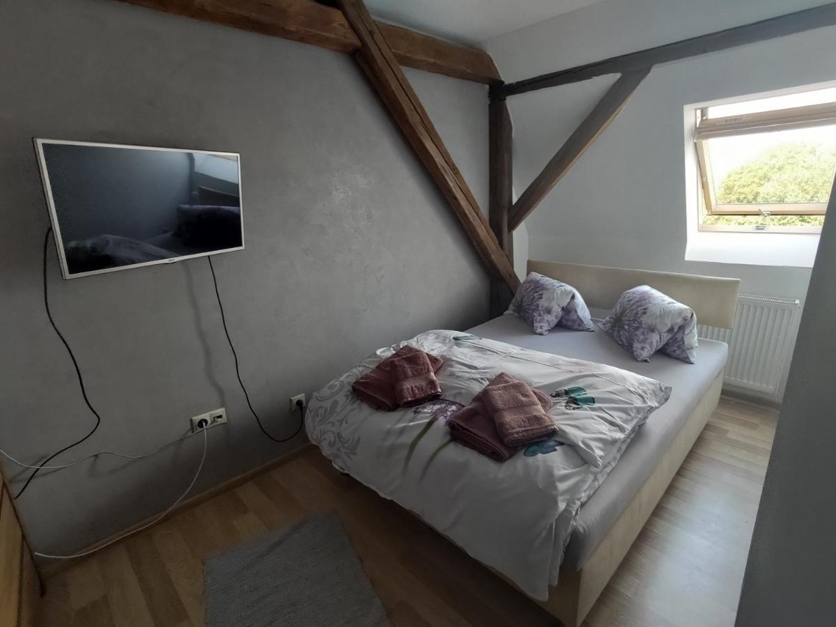 Hotel Kastiel Ottlyk Bánovce nad Bebravou Exterior foto