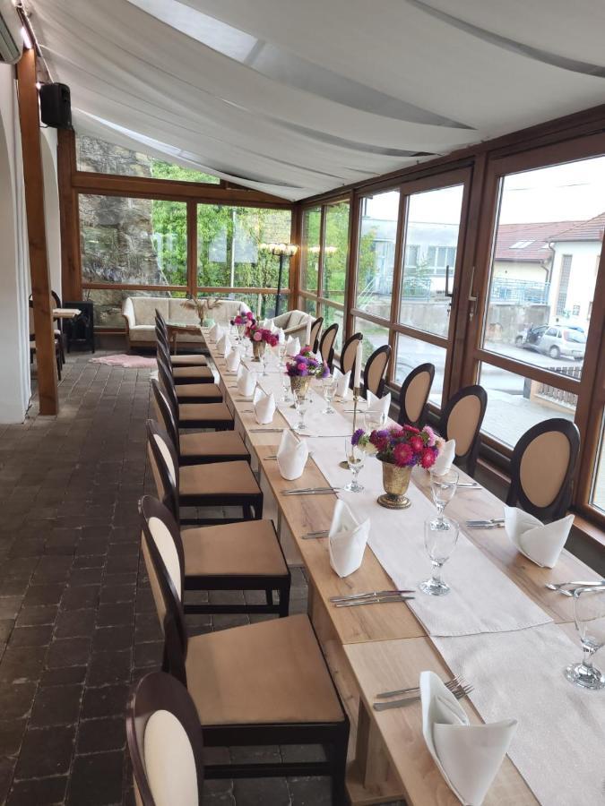 Hotel Kastiel Ottlyk Bánovce nad Bebravou Exterior foto
